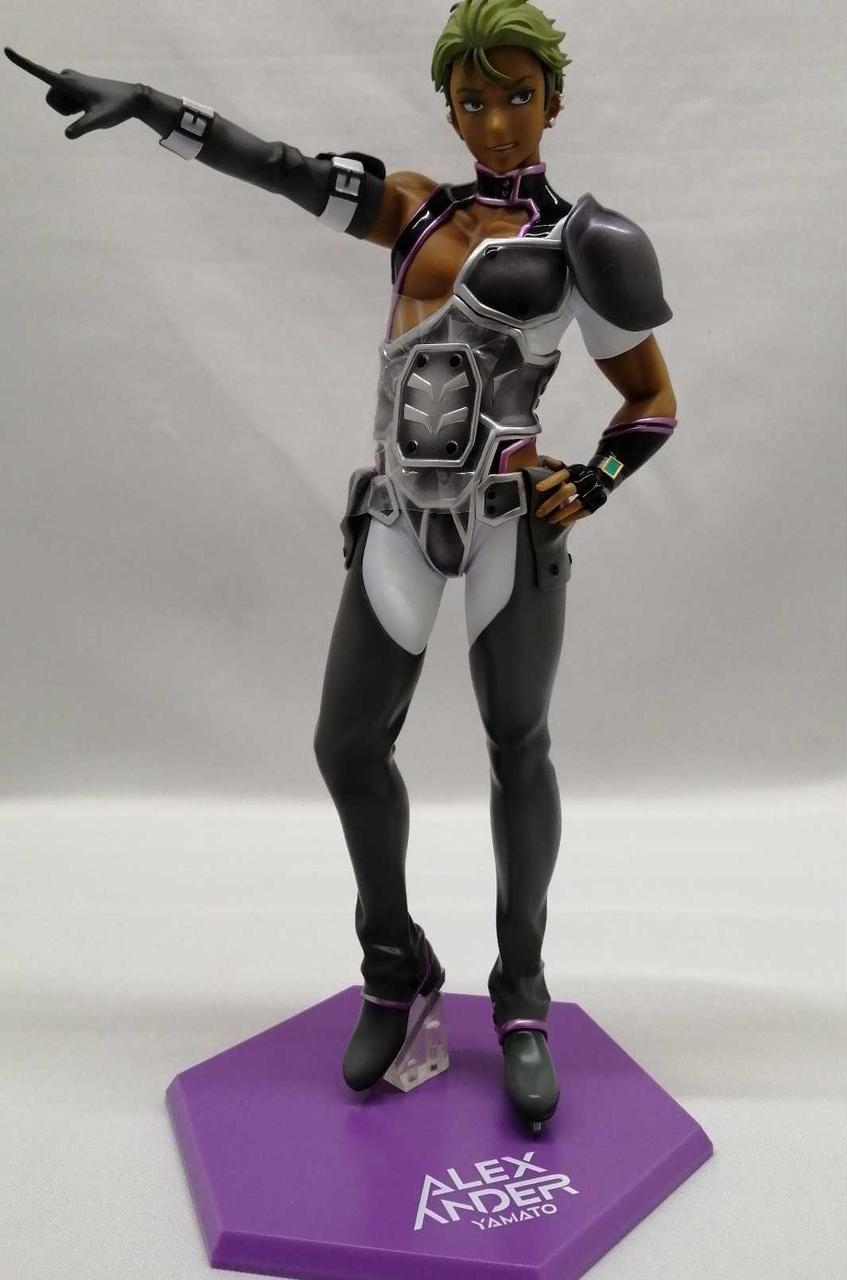 フィギュア本体正面