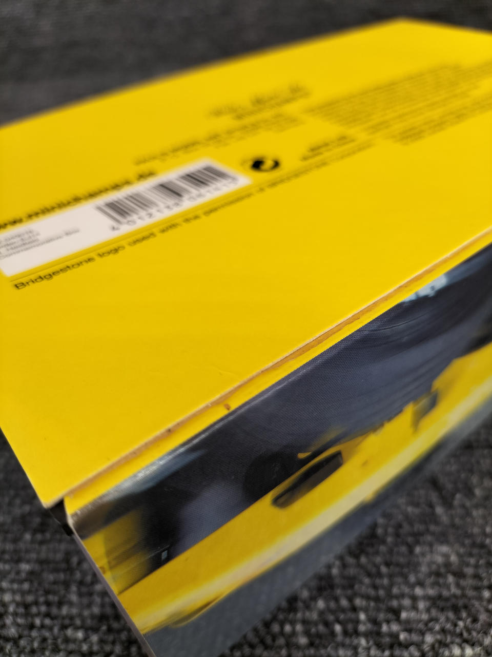 外箱裏接着剥がれあります。