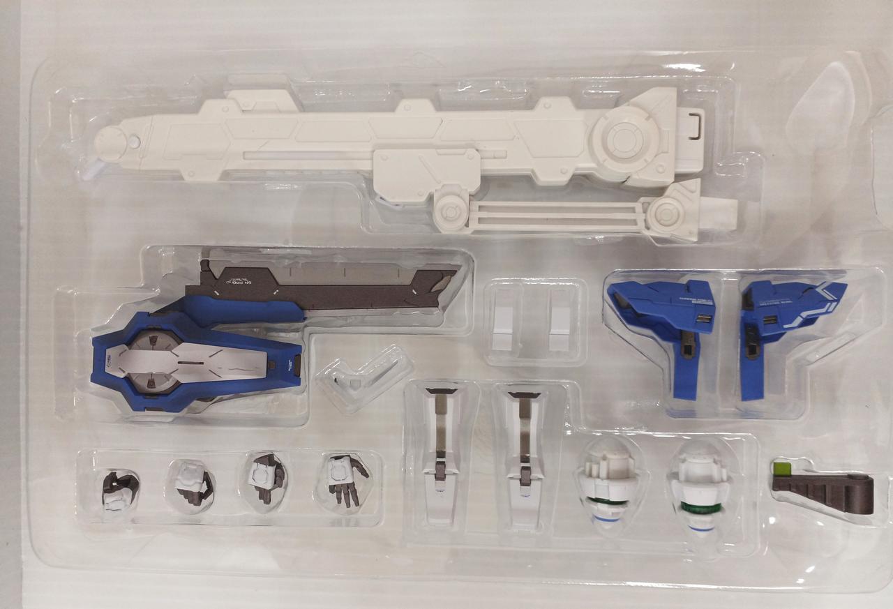 台座支柱やや日焼け変色あり