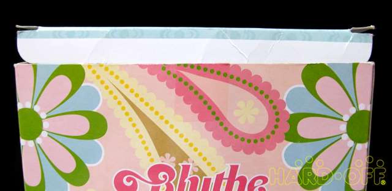 外箱背面上部：傷み部分