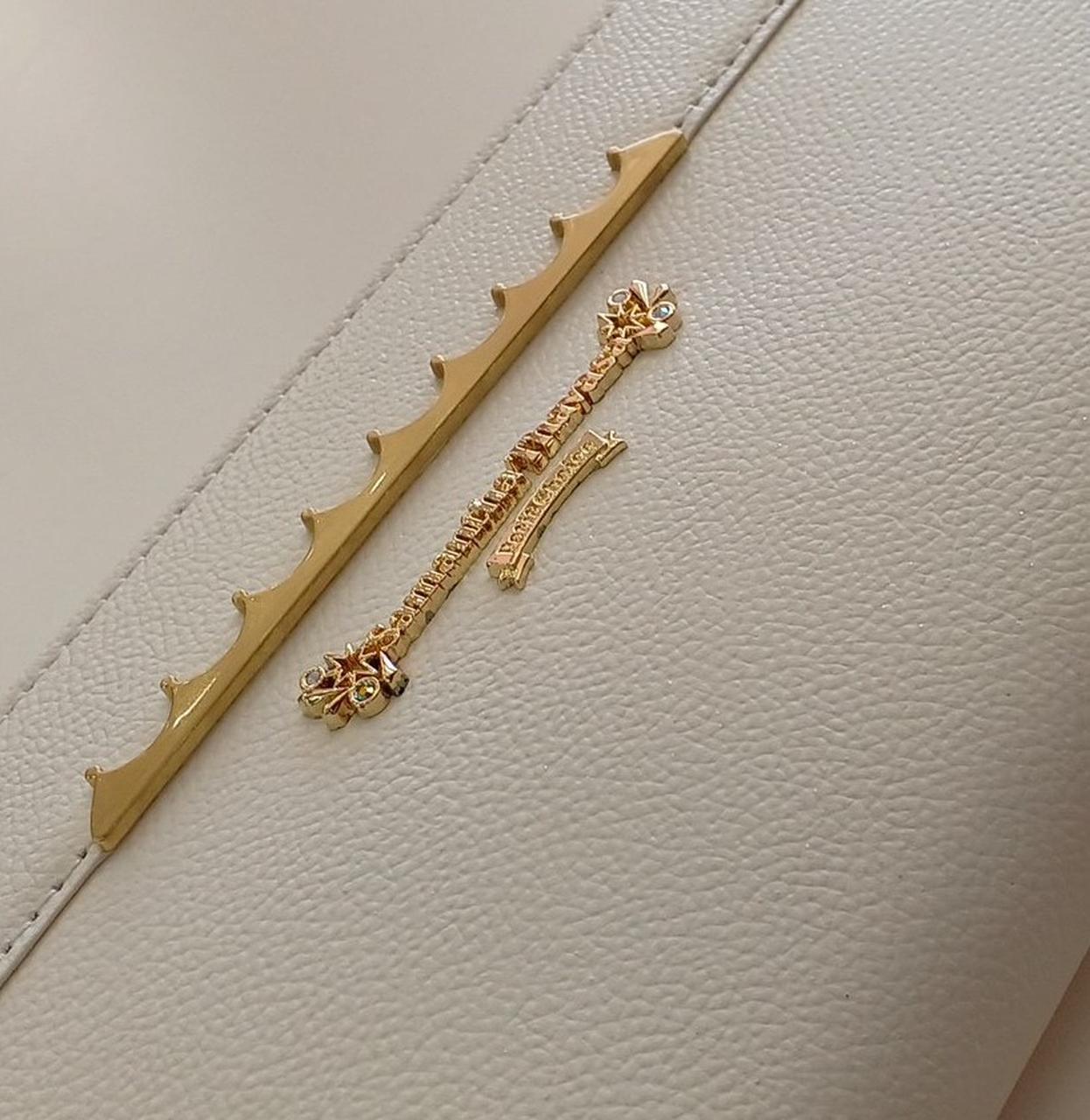 ロゴ剥がれあり