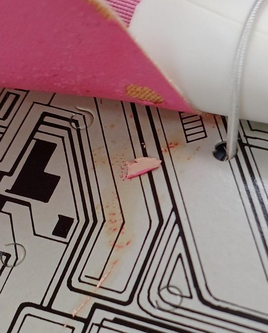 マントが劣化しています