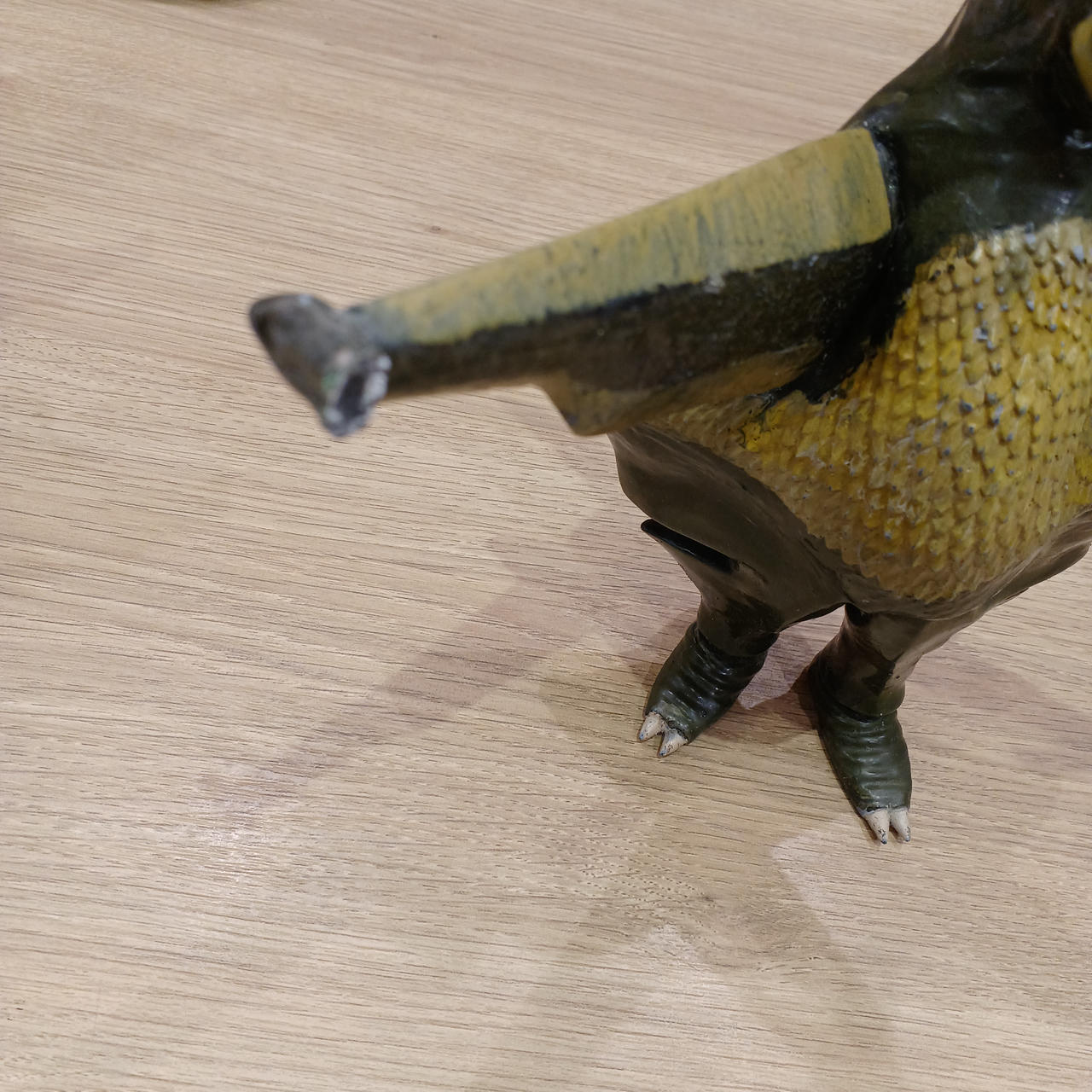 片手が欠損してます