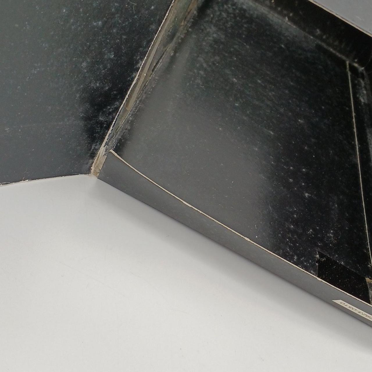 外箱の内側に汚れ有り