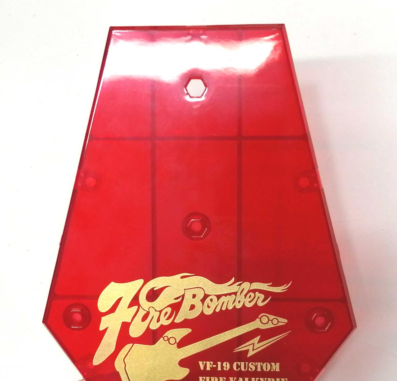 台座：全体に細かいキズ