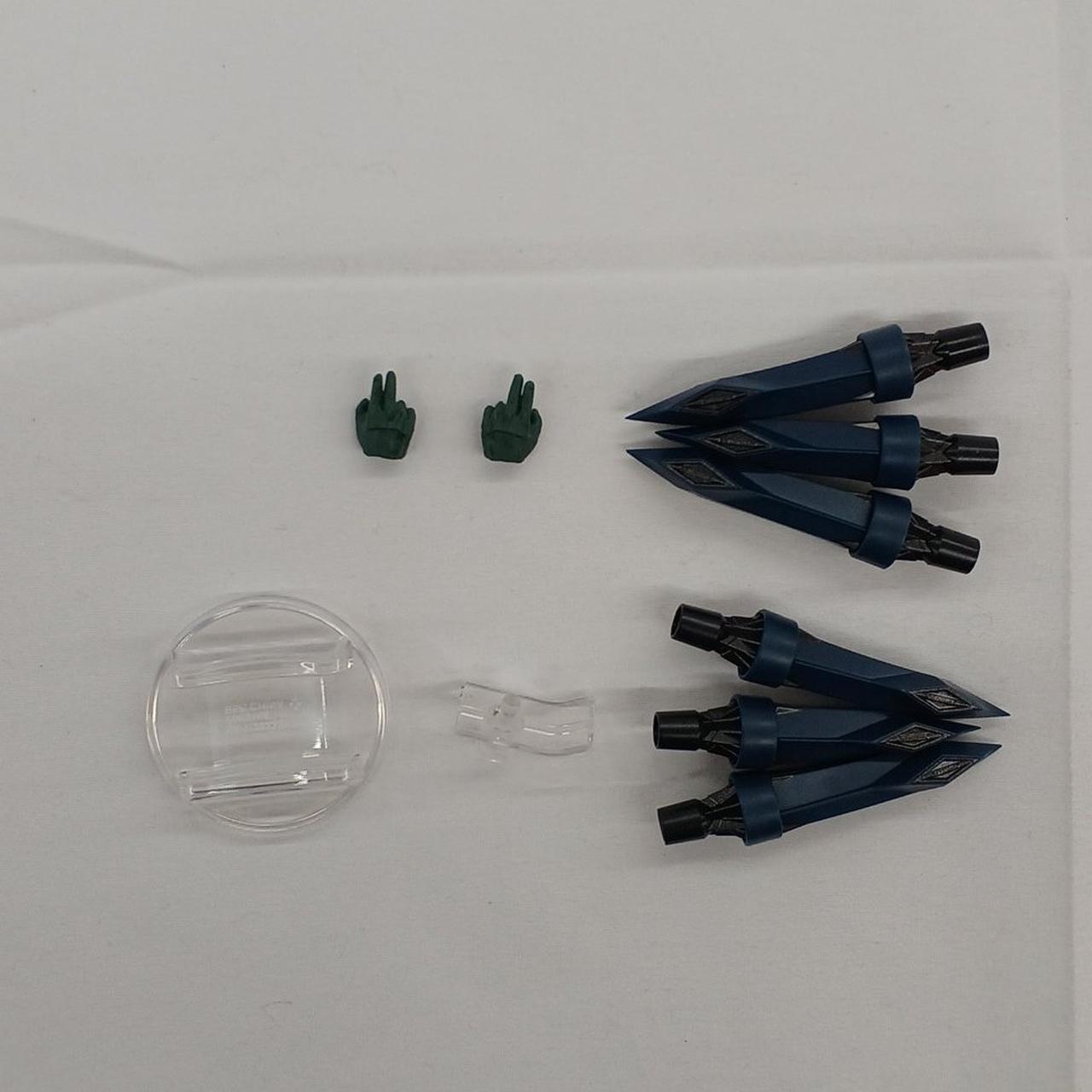 台座
差し替えパーツ