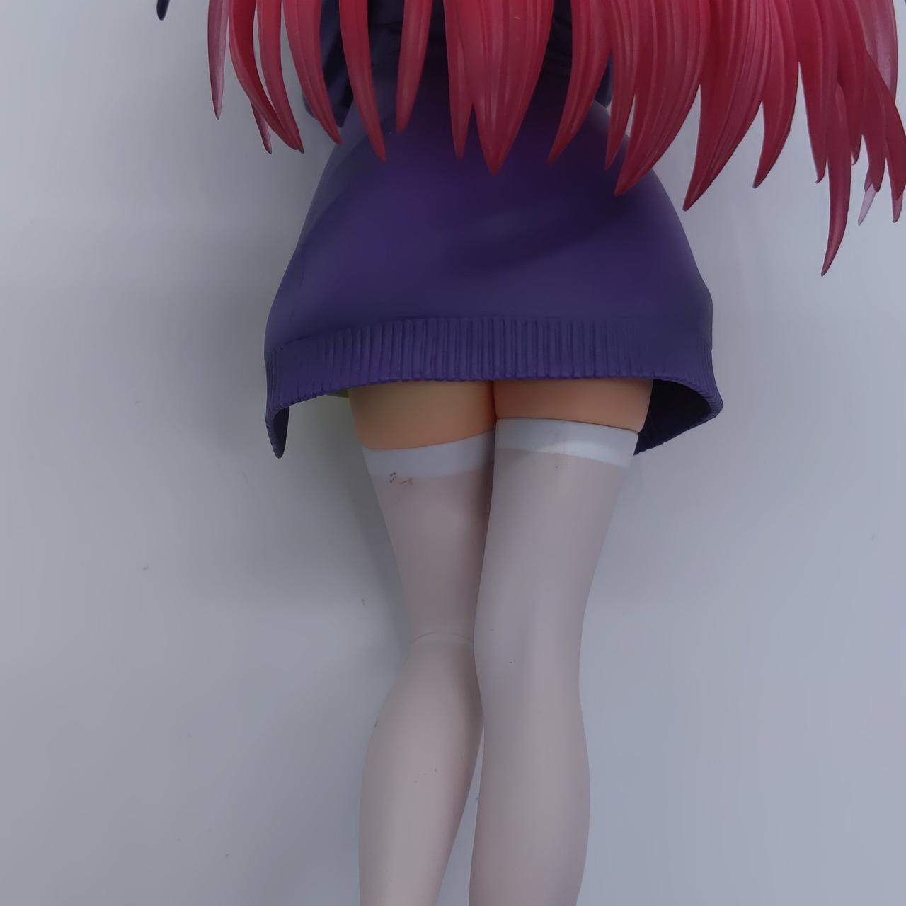 太もも裏、汚れあり