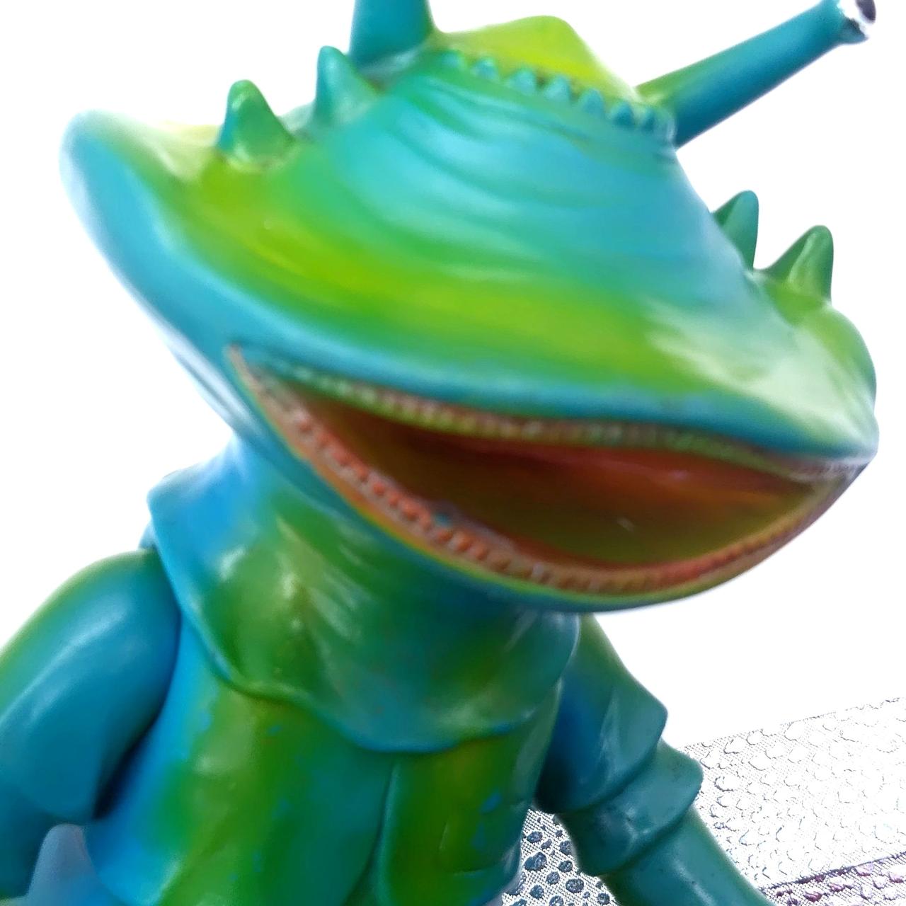 口の部分ペイント剥げ