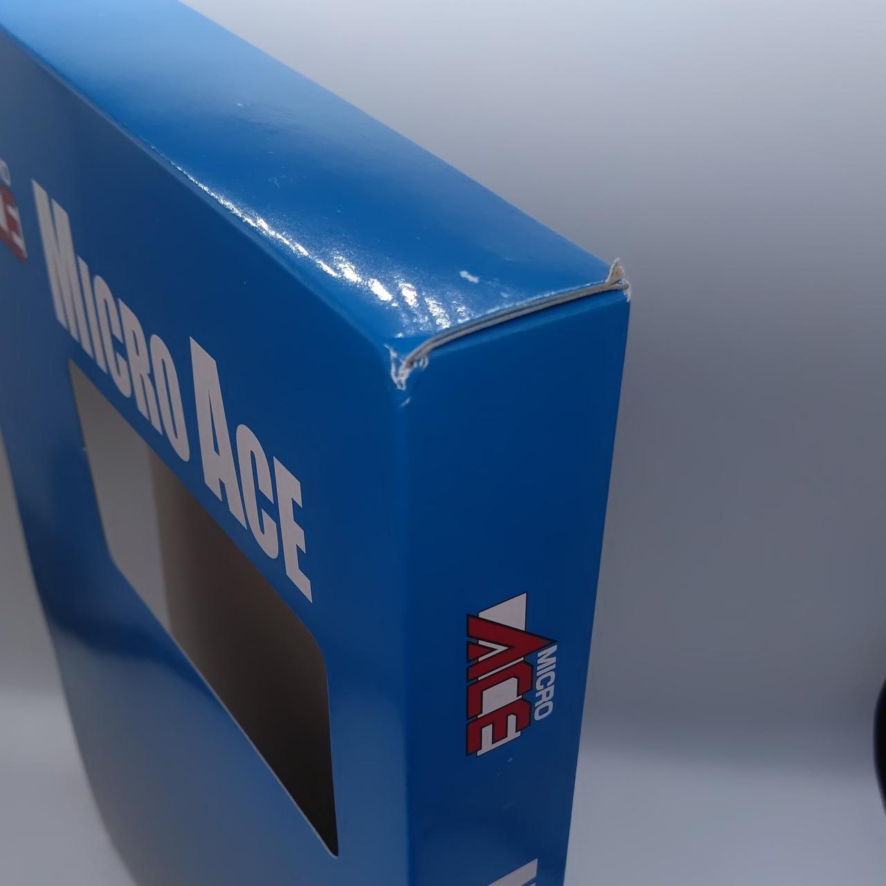 端、折れ凹みあり