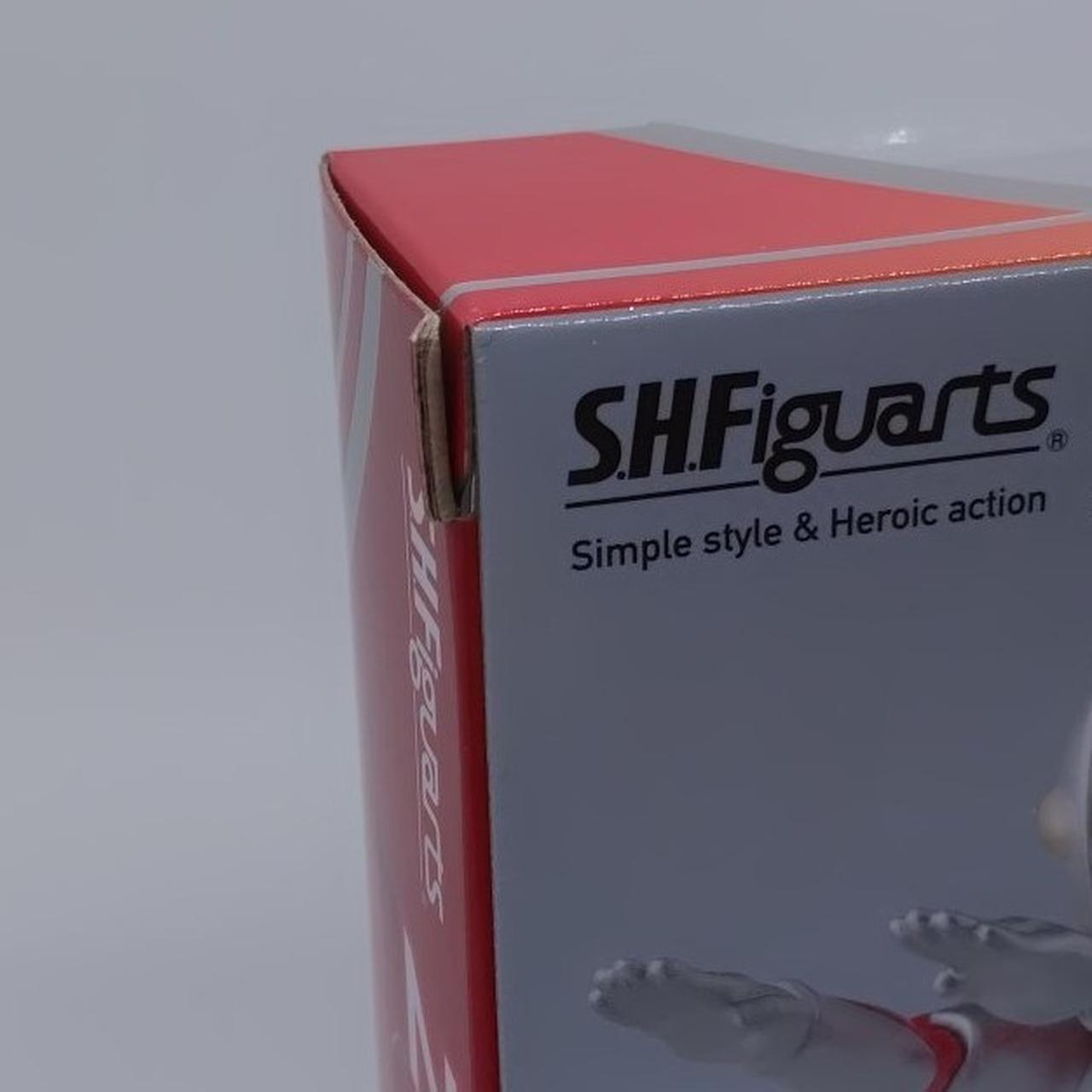 箱の上側少し曲がってます