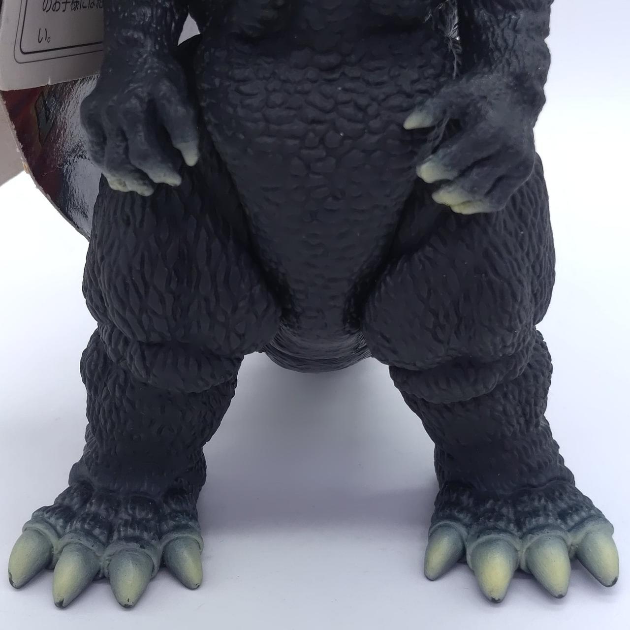 爪塗装剥げあり