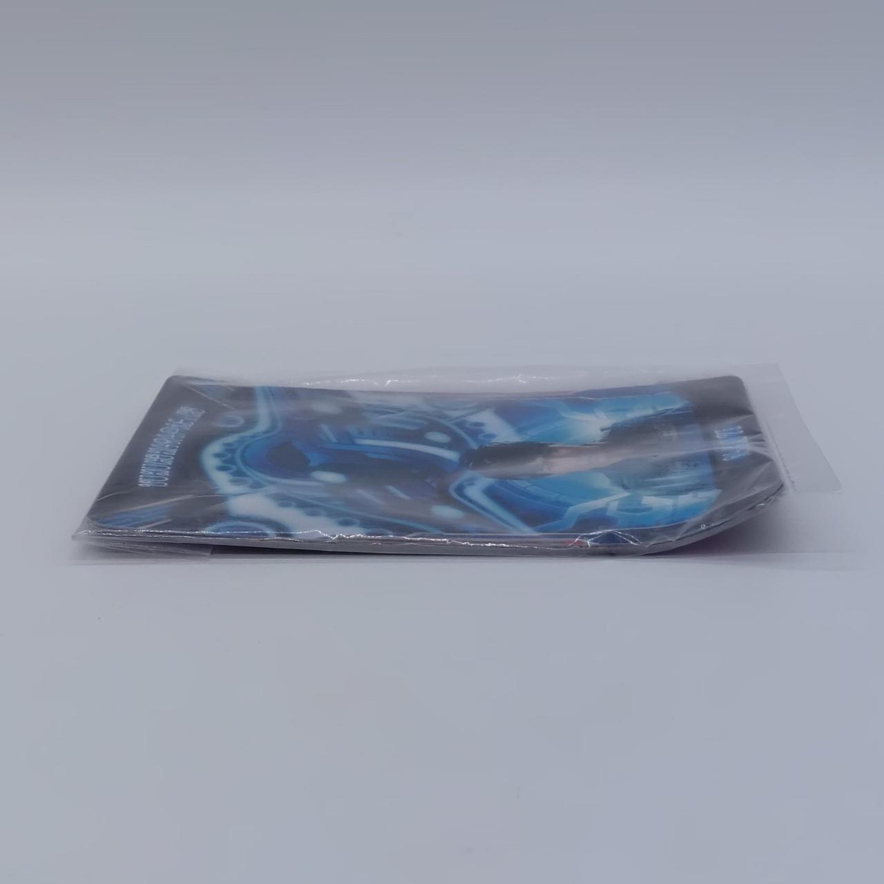 カード曲がってます