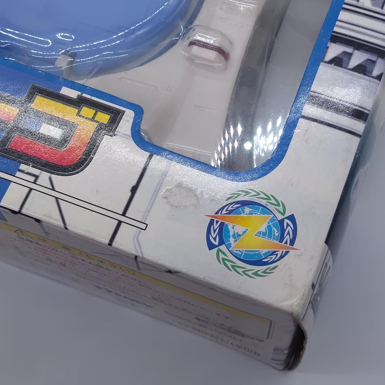 シール剥がれ跡。汚れあり
