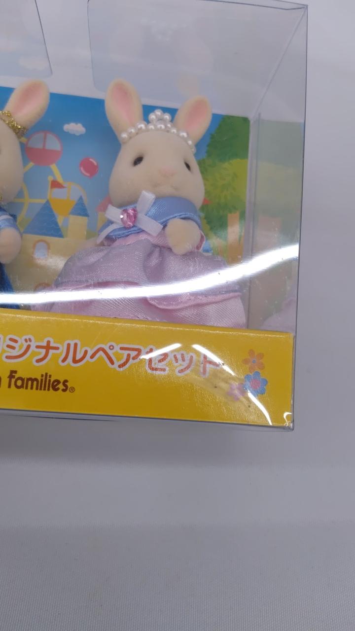 隅にビニールベタつきが少々あります。