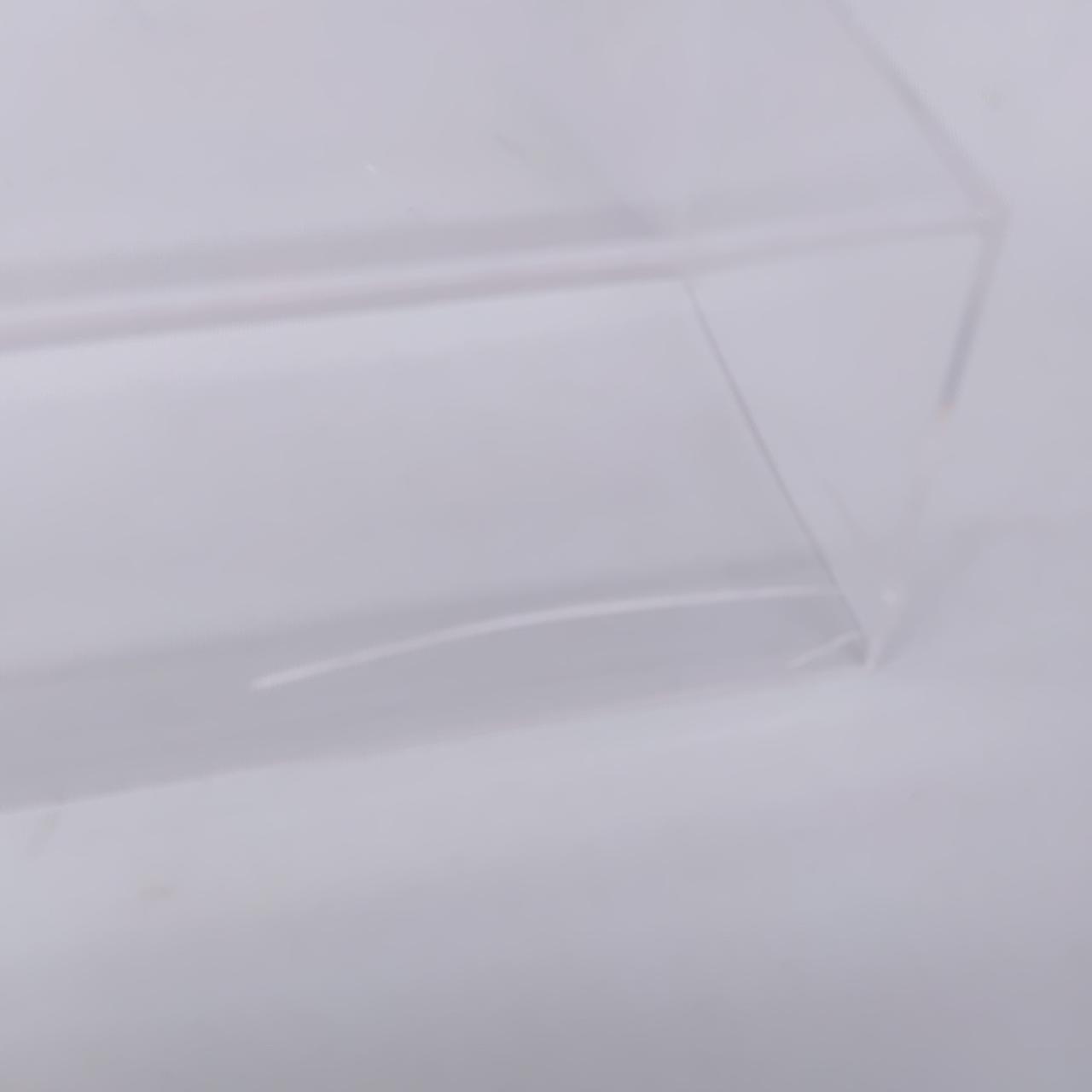 箱にキズあり