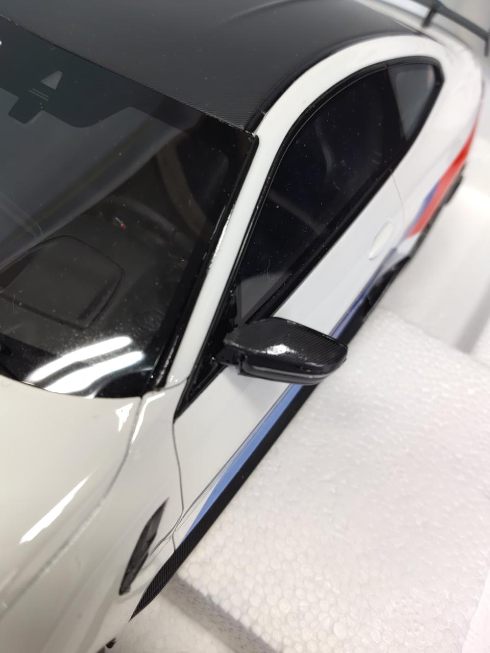 ミラー部分接着跡あり