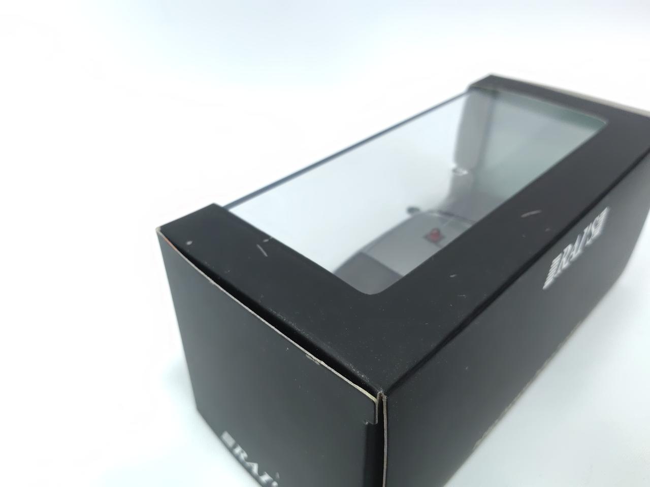 箱、プラケース共に傷みあり