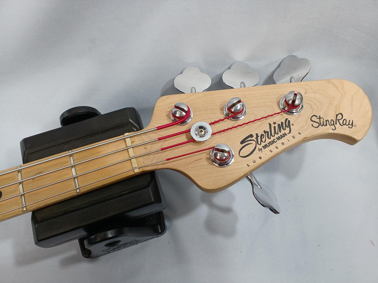 Sterling by Musicman Sub NB 中古 Amazon | Sterling By Musicman SUB STINGRAY GUITAR STEALTH BLACK