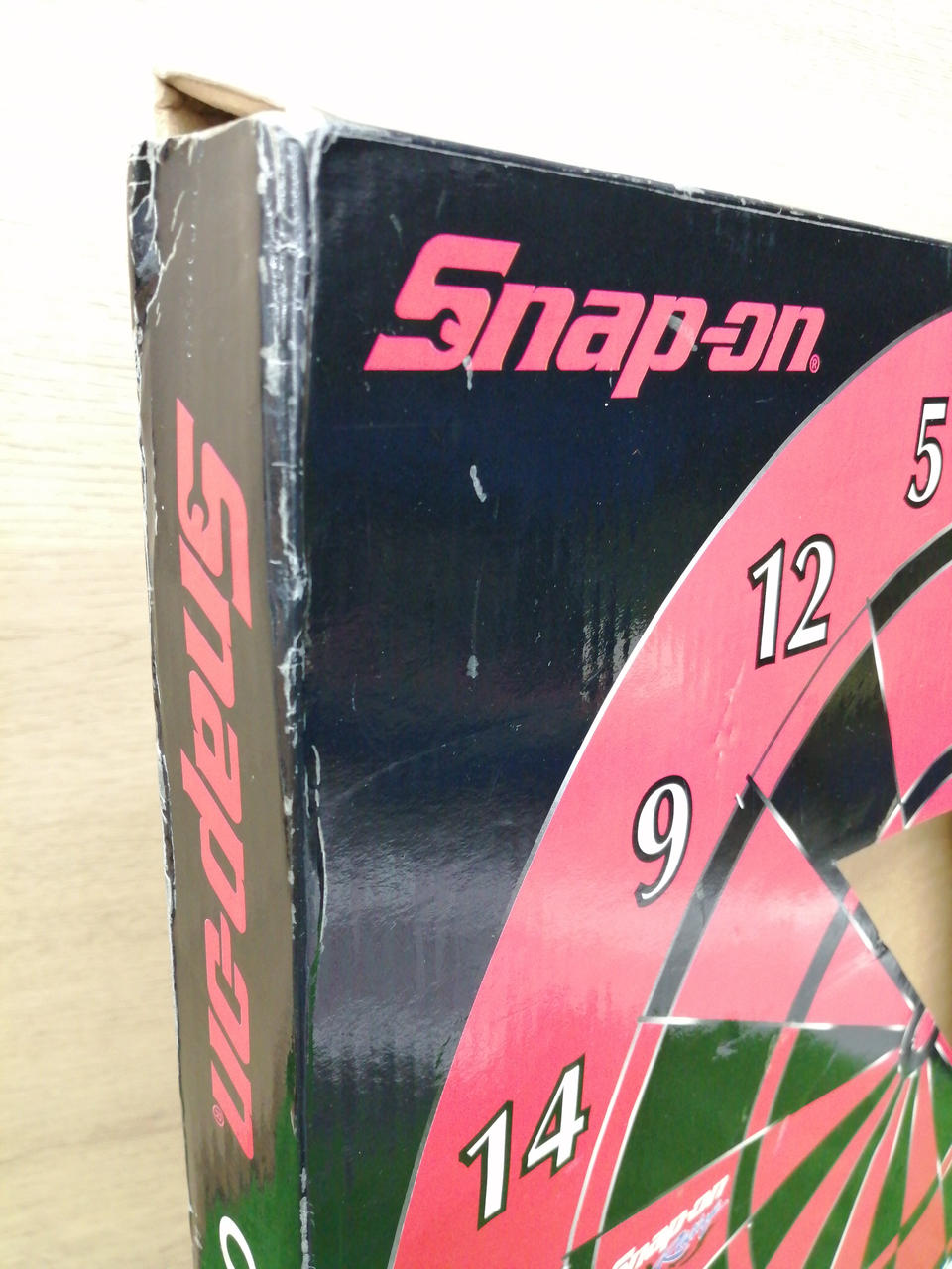 Snap-on ダーツボード スコアボード付き 71IUmaWZm3L._UF350,350_QL50_.jpg