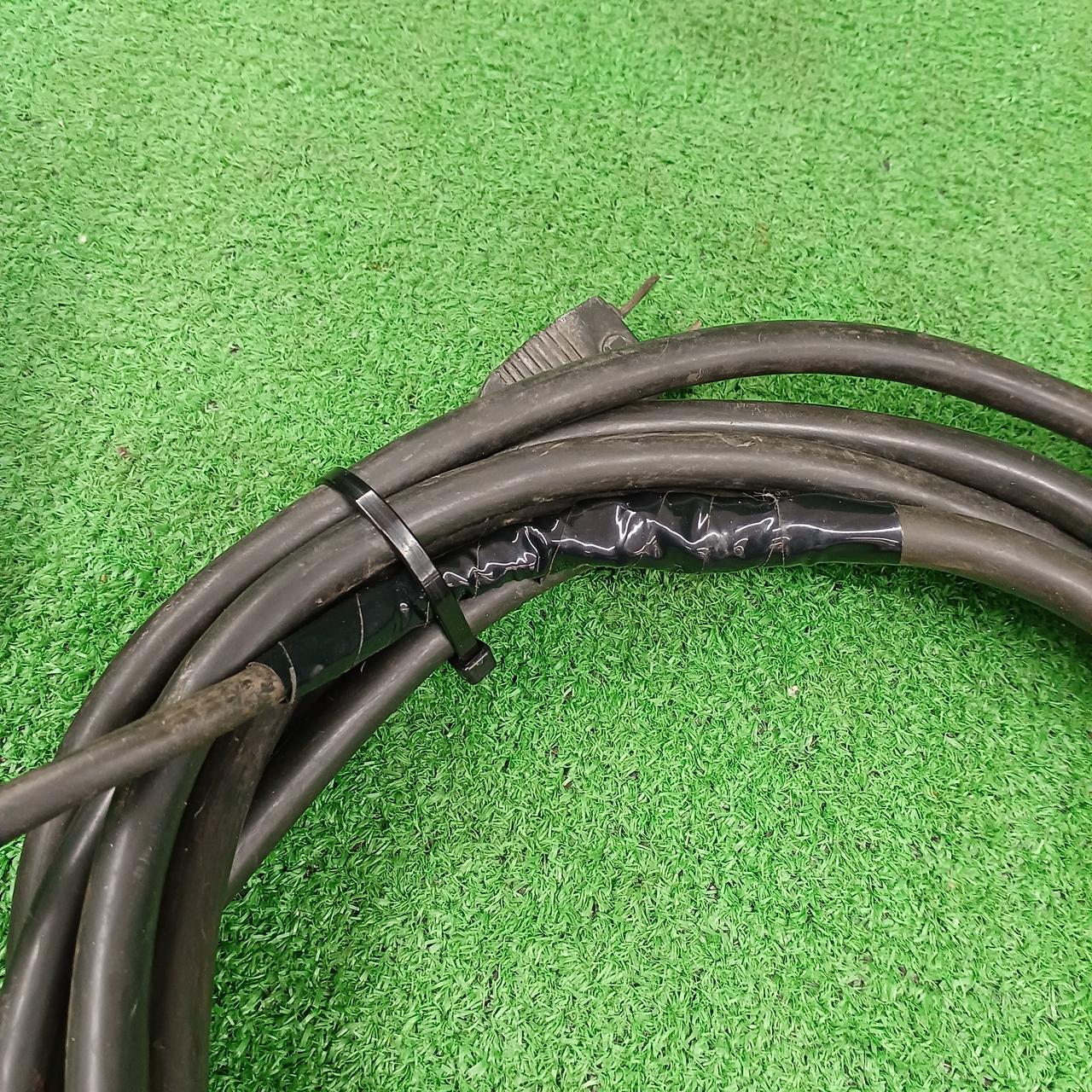 コードに補修箇所あり