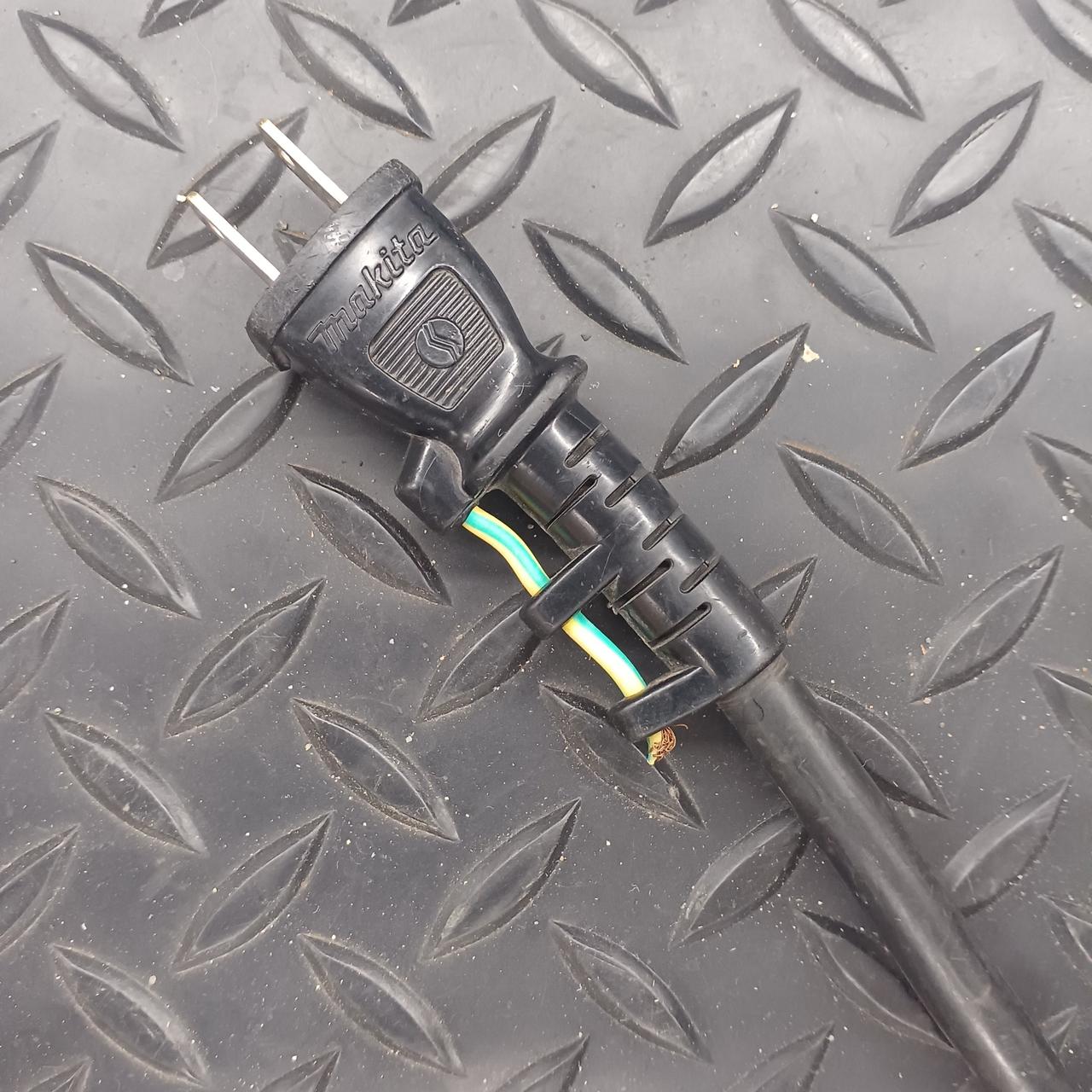 アース切れてます