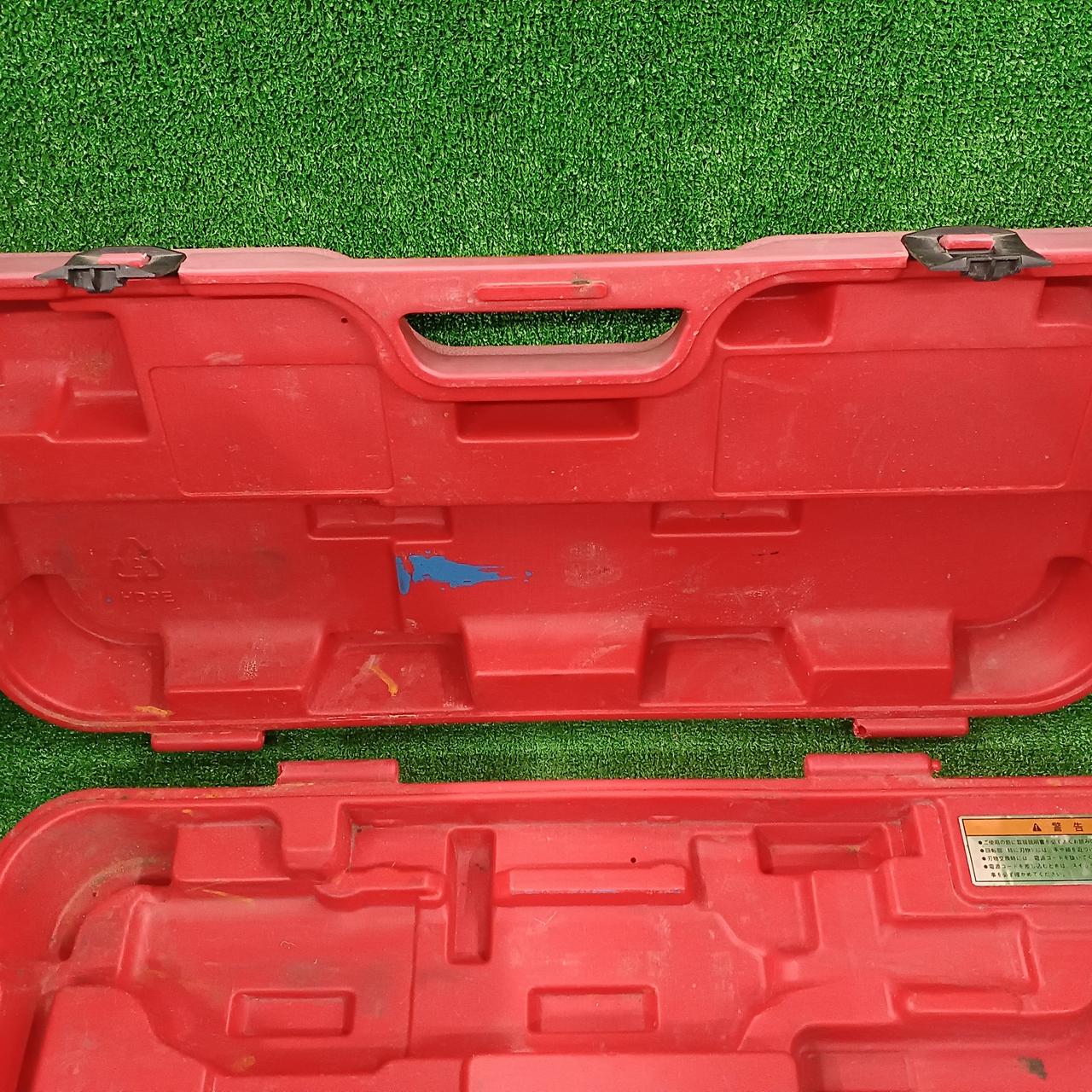 ケース破損してます