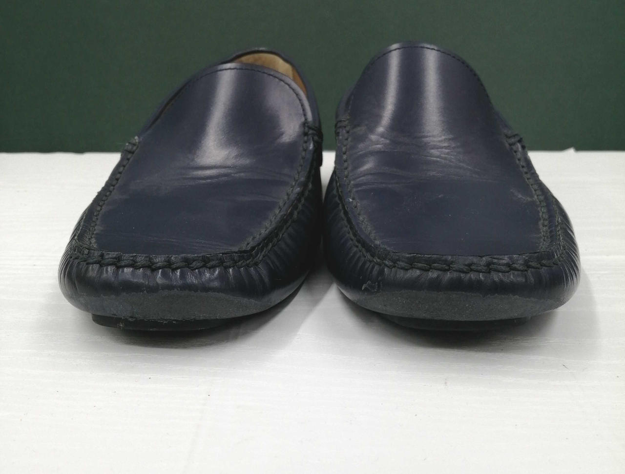 擦れ、汚れ有り。