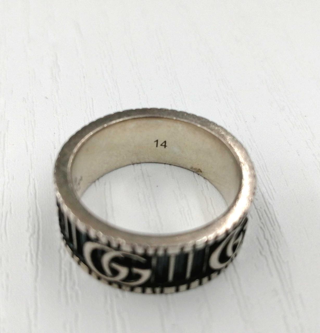 サイズを測ると13ですが、内側は14表記