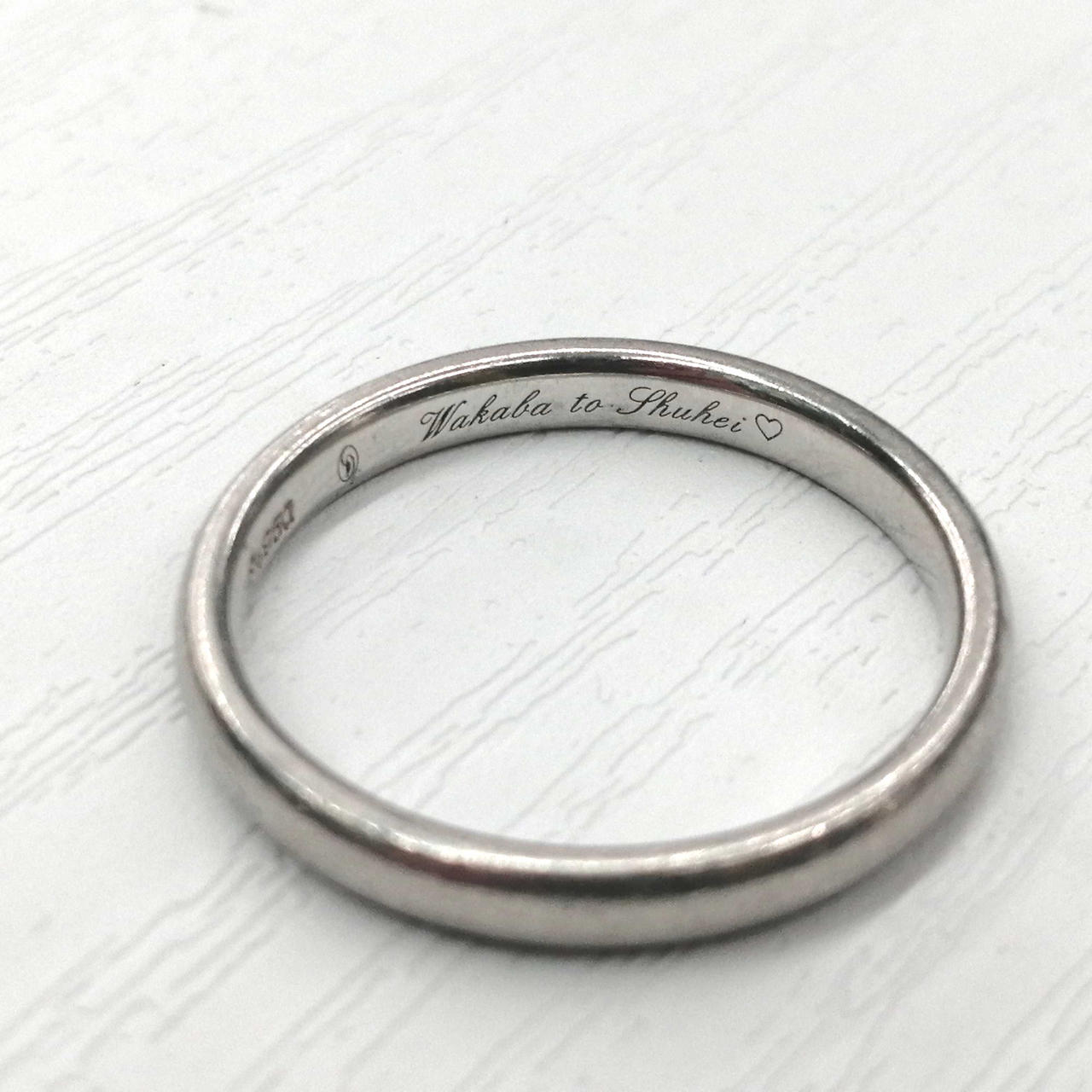 イニシャルあり。