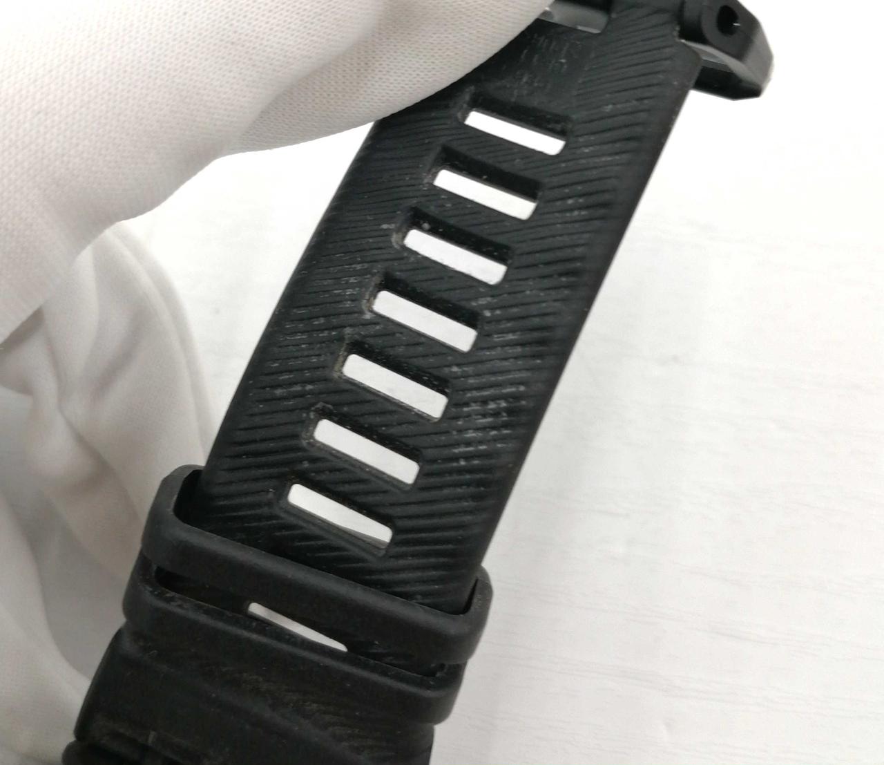 ベルト部分汚れあり。