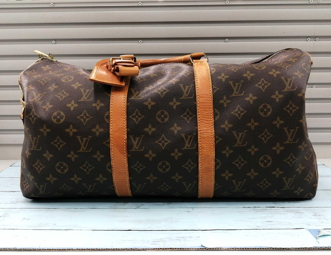 チャックの滑りが悪いです。