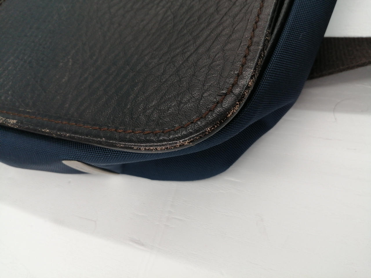 全体的に色が剥げてます。