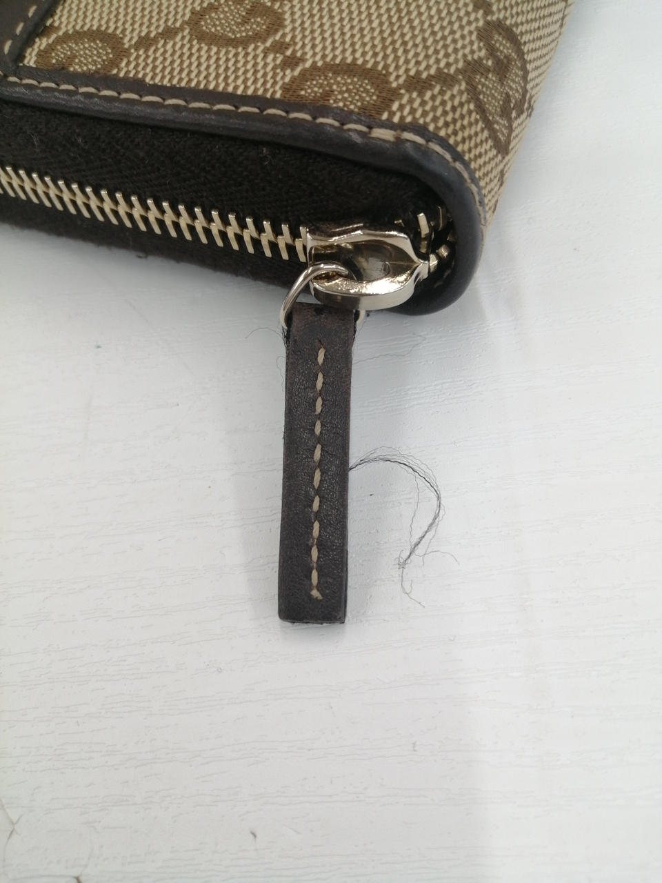 ひもでてます。