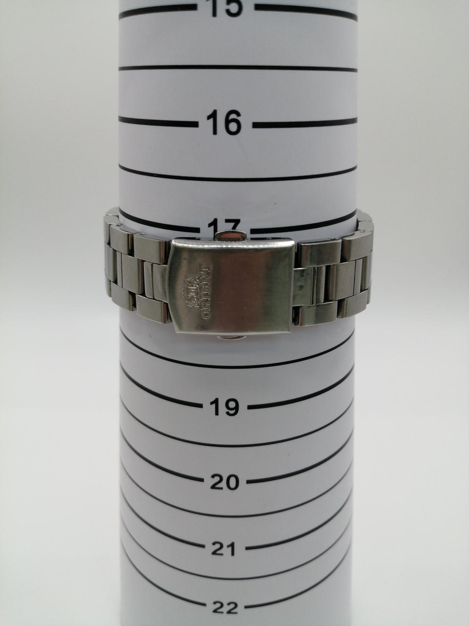 手首周り約17.5cm