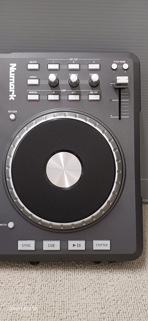 DJ コントローラー Numark 【今日中に売れなかったら出品取り消します】 DJ コントローラー Numark 【今日中に売れなかったら出品取り消します