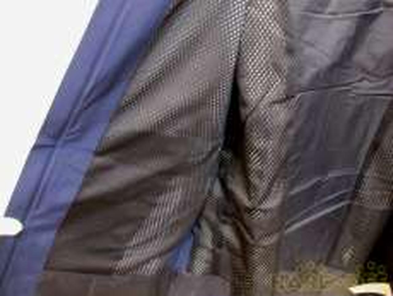 内側はメッシュ生地です。