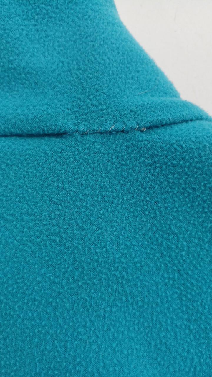 襟後ろ補修跡あり