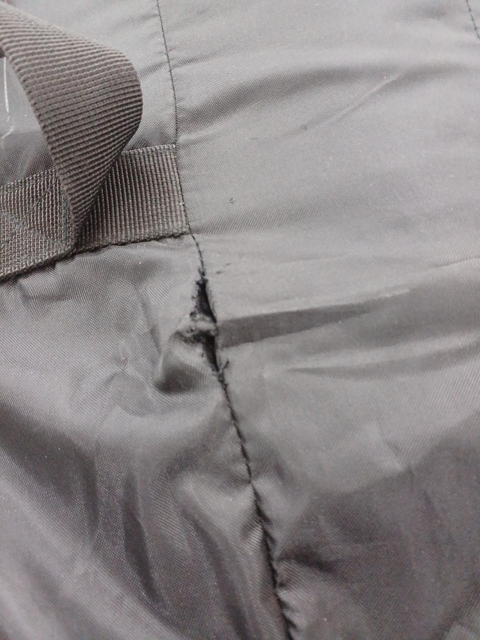 収納袋に破れあり