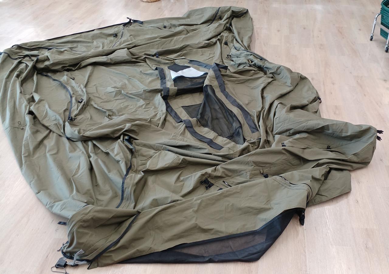 本体使用感少なく状態良好です。