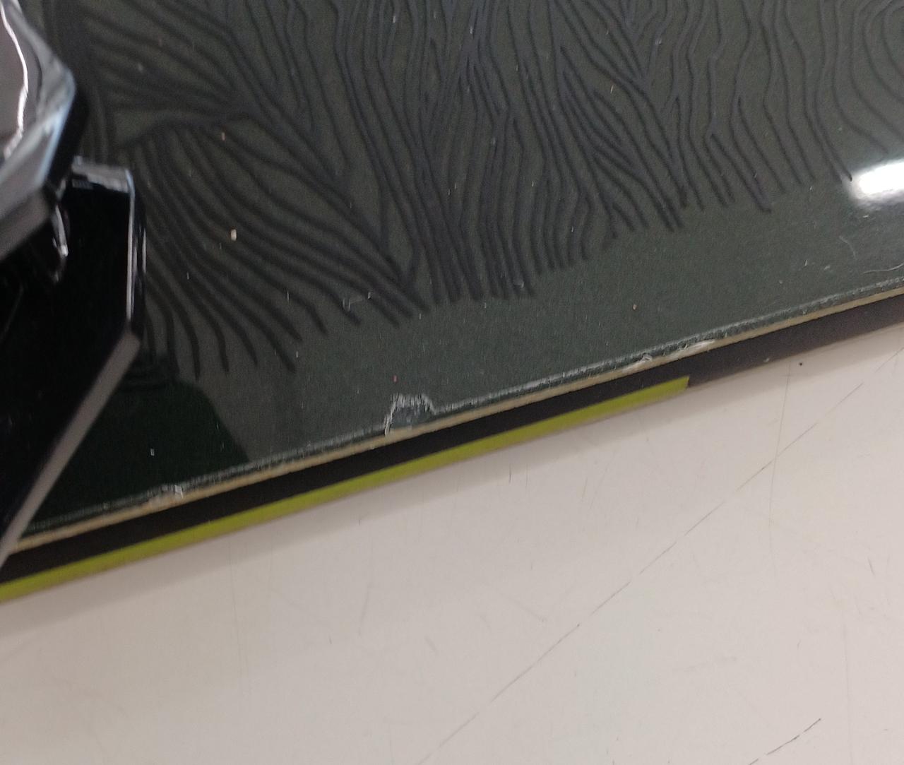 若干キズや細かいスレあります