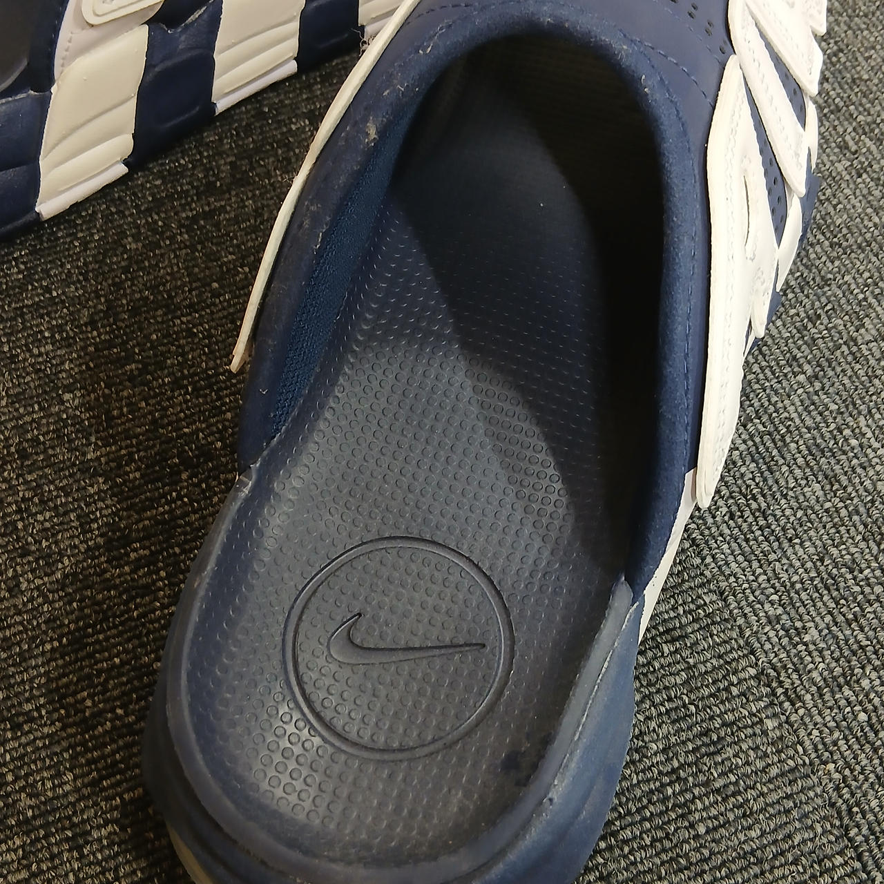 使用感がございます。