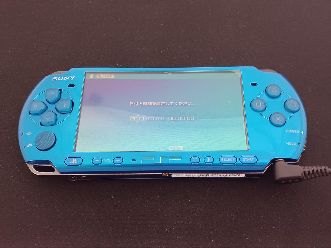 ※充電器は付属しません