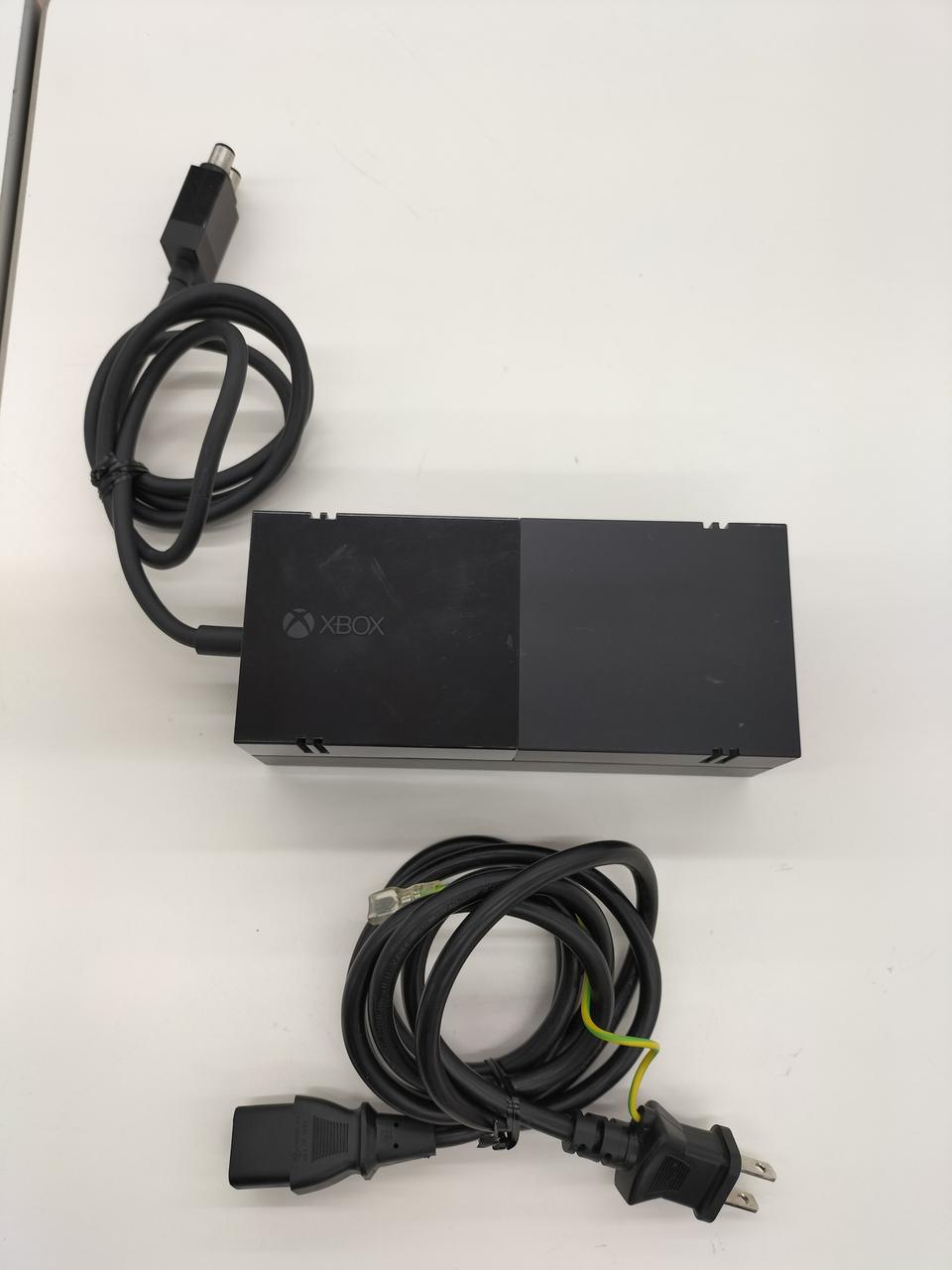 Xbox one 本体 美品  値下げ不可 楽天市場】【中古】[XboxOne] (本体)Xbox One X 1TB(CYV-00015