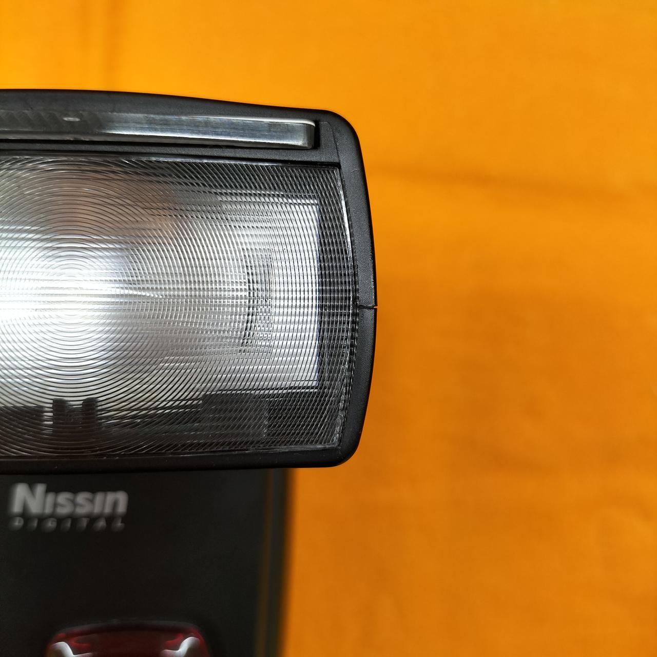 注：右下ひび割れあり