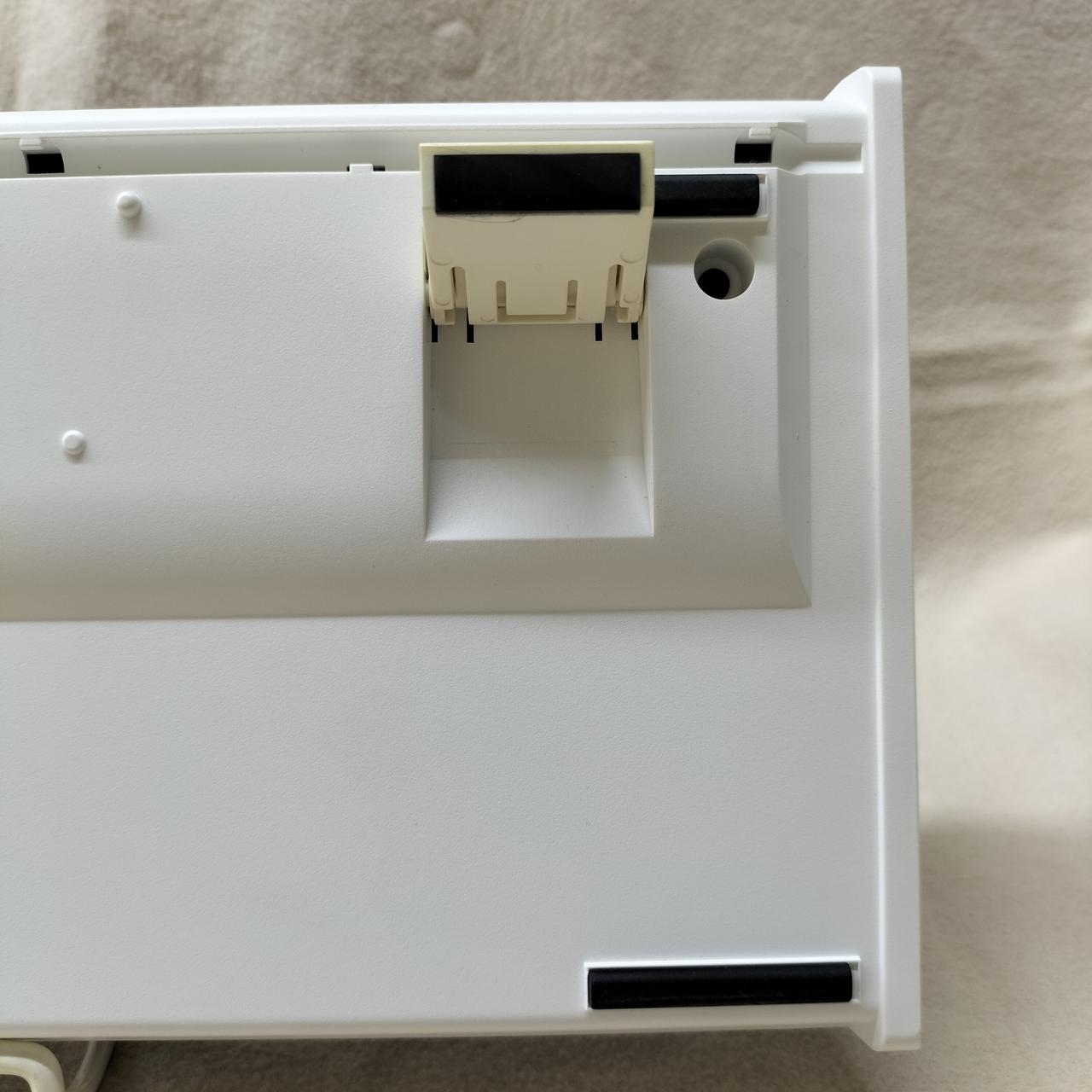 注：スタンドに黄変あり