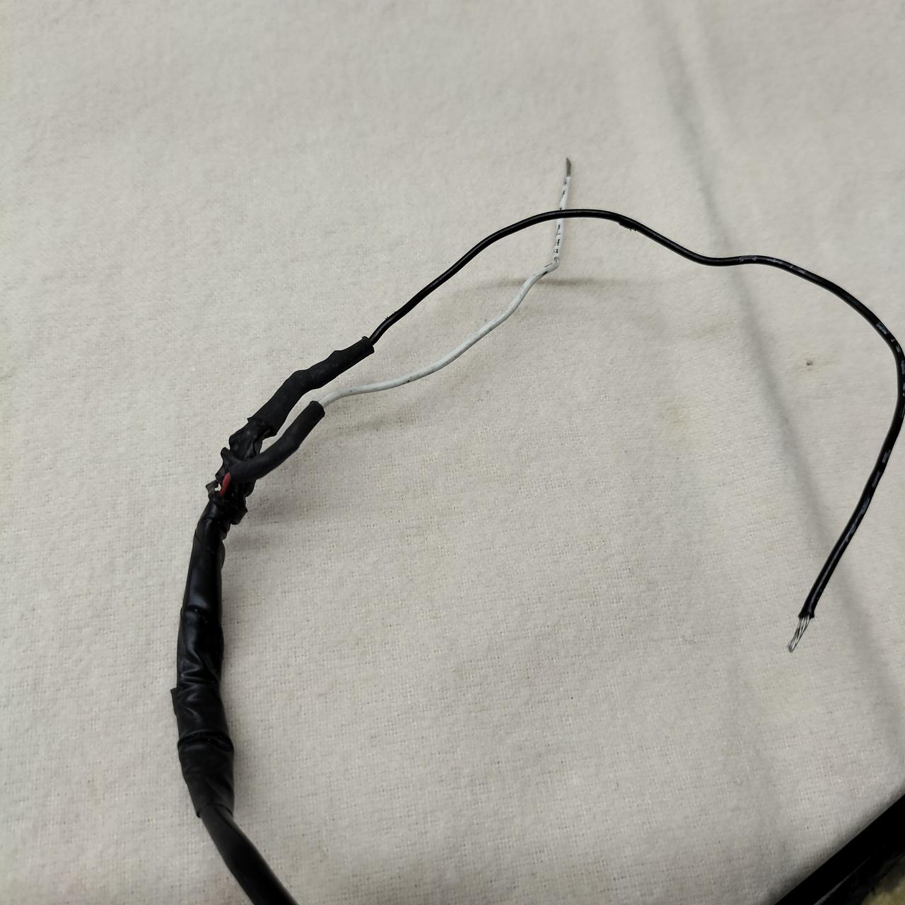 注：ケーブルにビニールテープ加工等あり