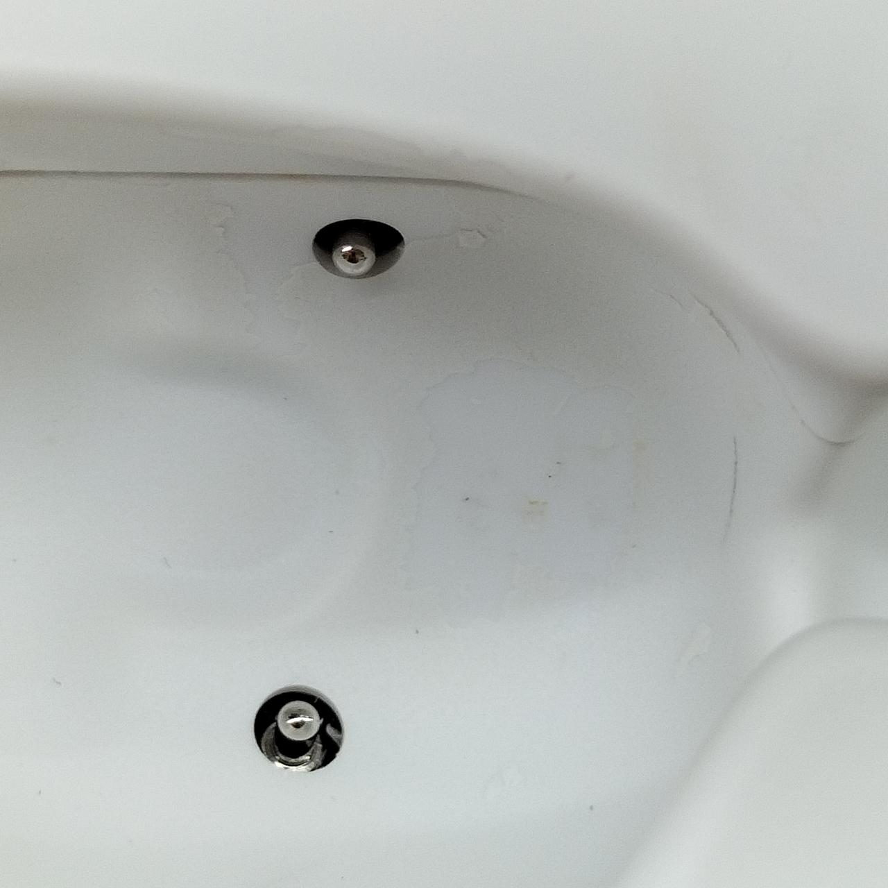 注：両イヤホン/ケースとも塗装剥がれあり