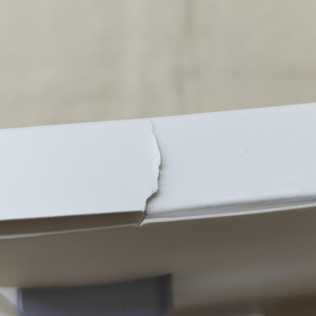 注：内箱に破れあり