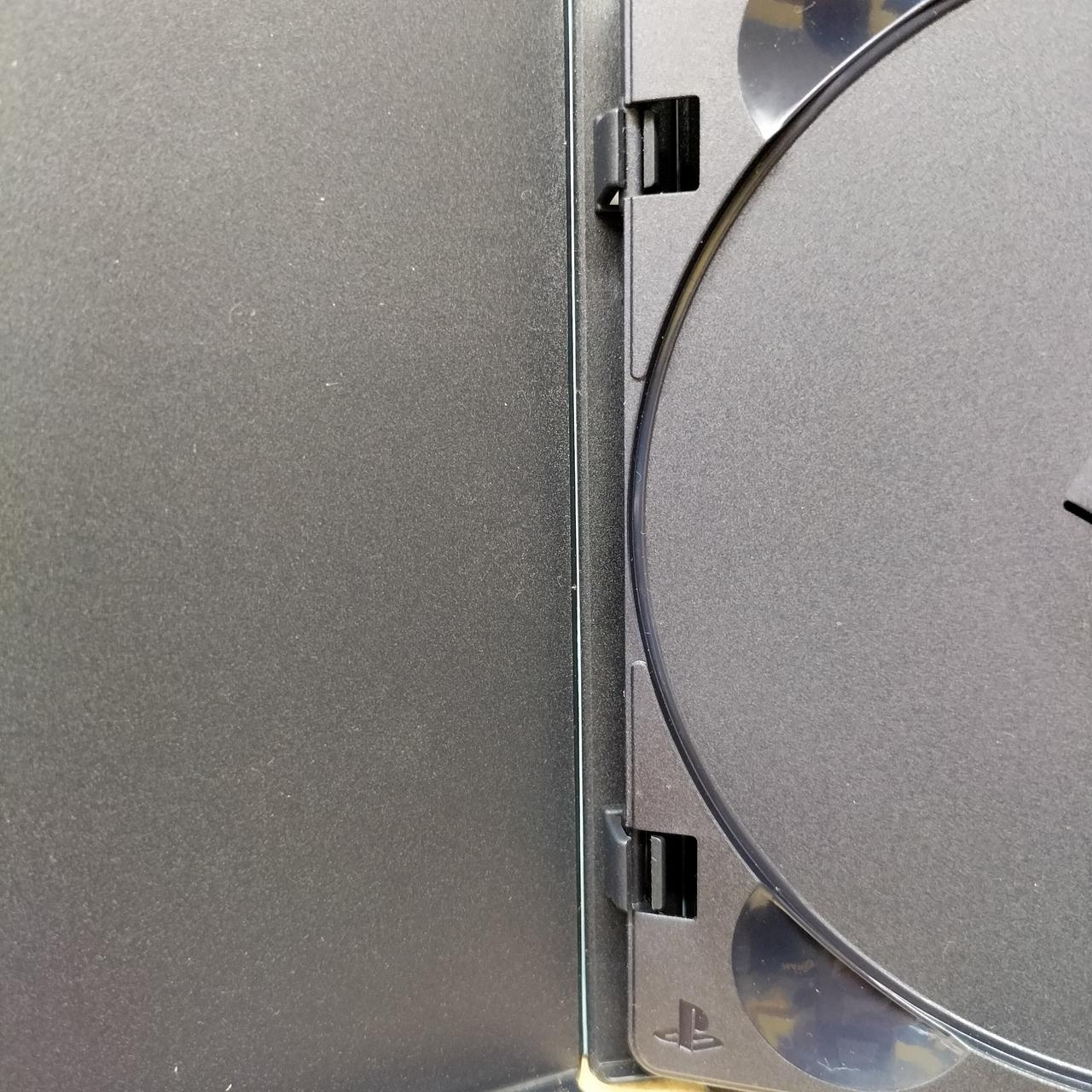 vol.4のケースの蝶番が取れやすいです