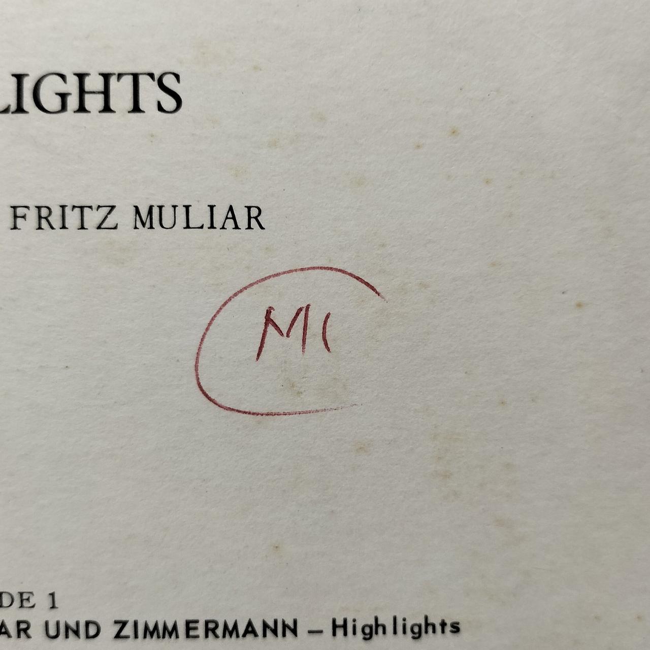 注：ジャケットに落書きあり